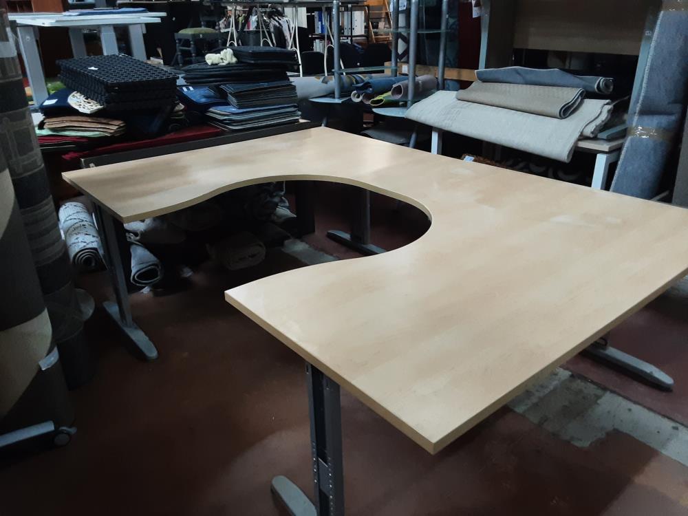 BUREAU D'ANGLE PIEDS METAL