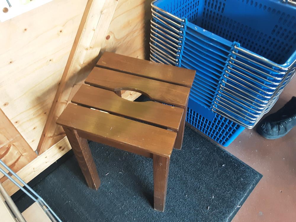 TABOURET BOIS