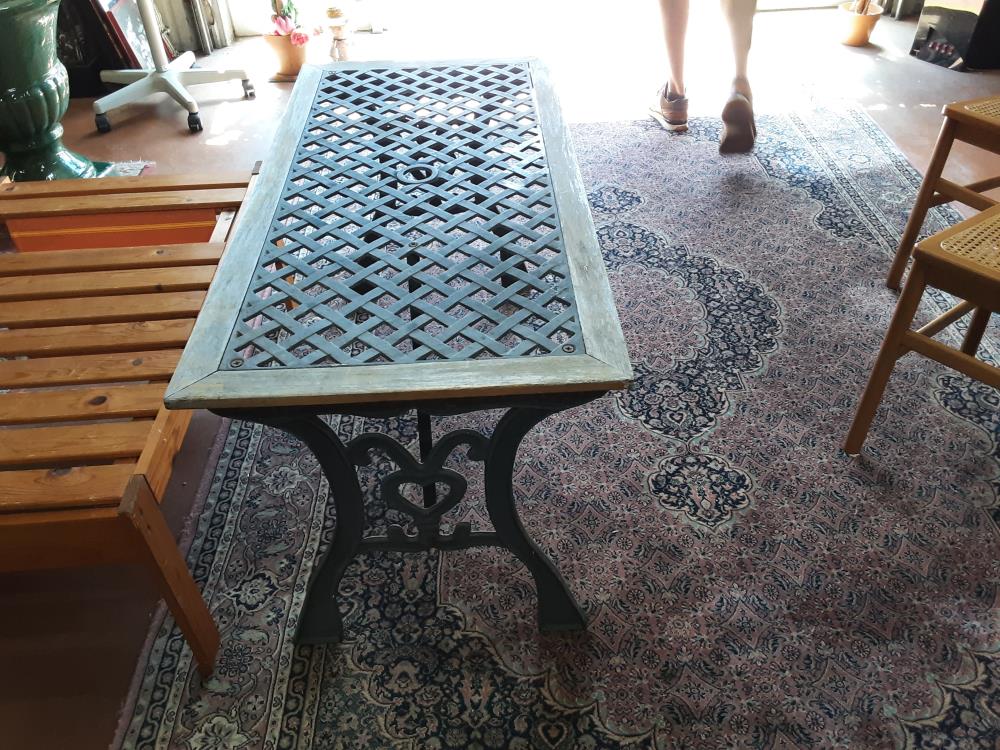 TABLE FER FORGÉ 