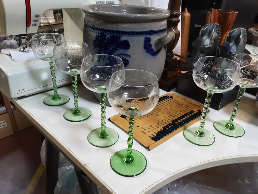 LOT DE 6 VERRES VIN BLANC