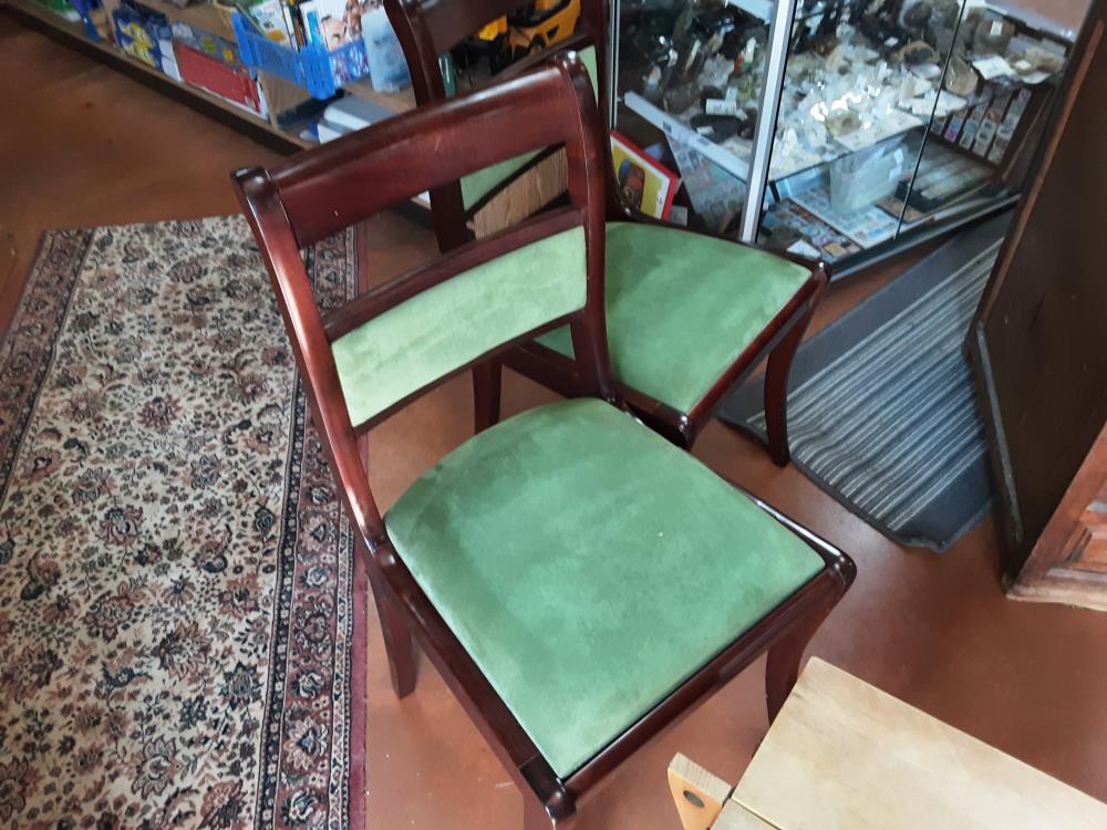 CHAISE ACAJOU VERT