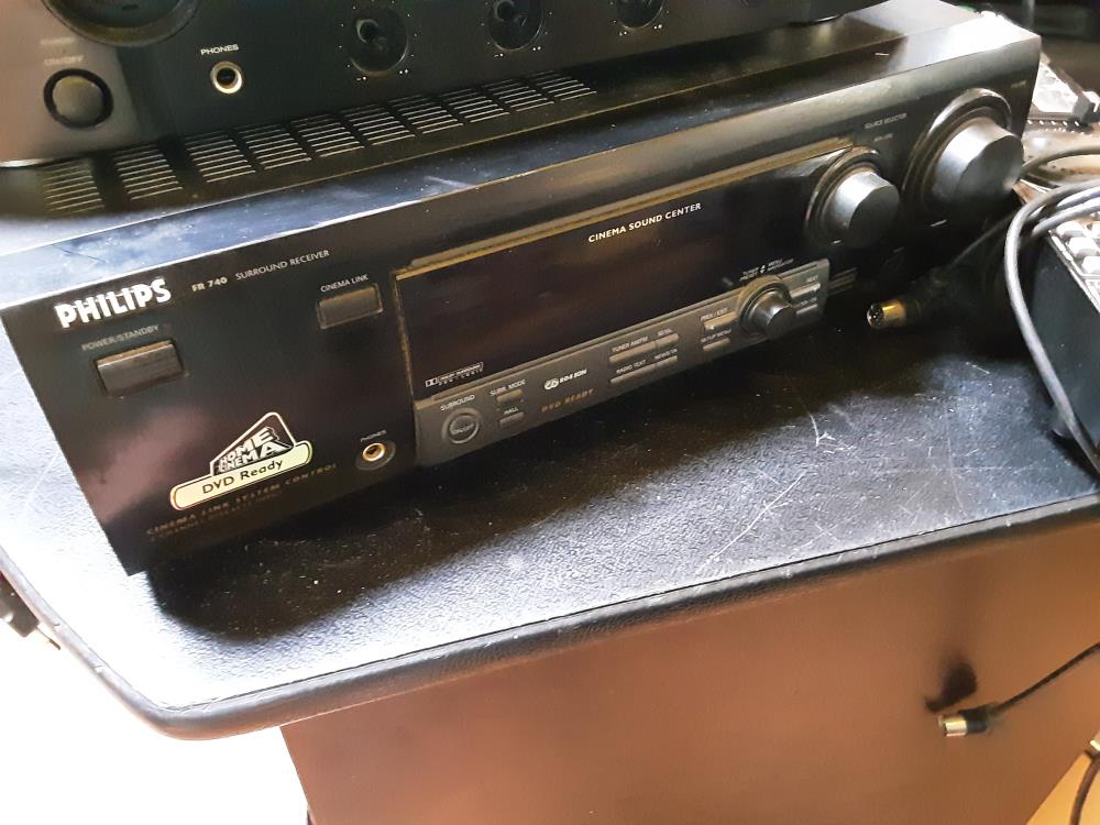 AMPLI HOME CINEMA + BOUTONS (EN CAISSE)