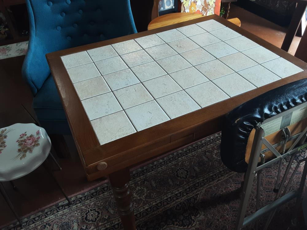 TABLE CARRELE BOIS