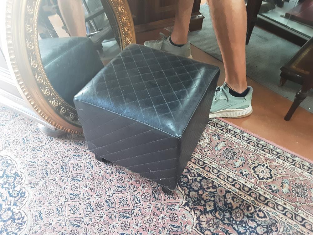 POUF NOIR