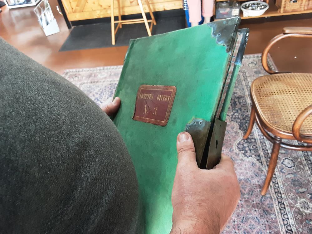LIVRE DE COMPTE ANCIEN