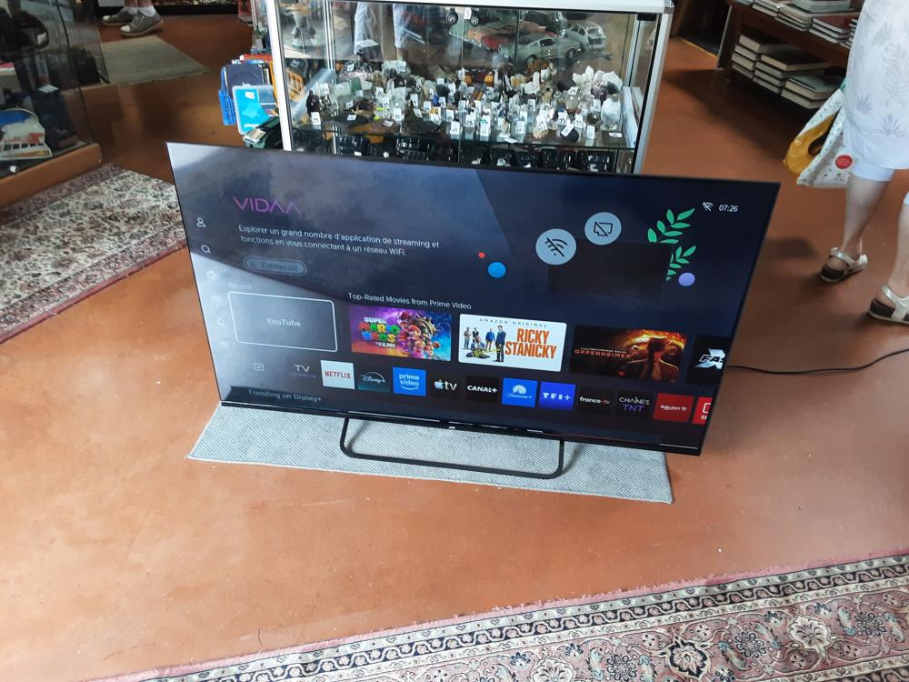 TÉLÉVISION JVC QLED 4K 55FV850 + TEL