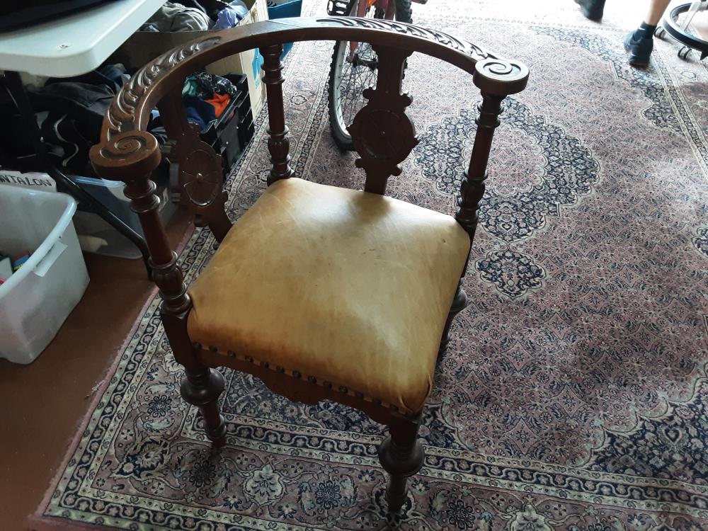 FAUTEUIL D’ANGLE ASSISE CUIR