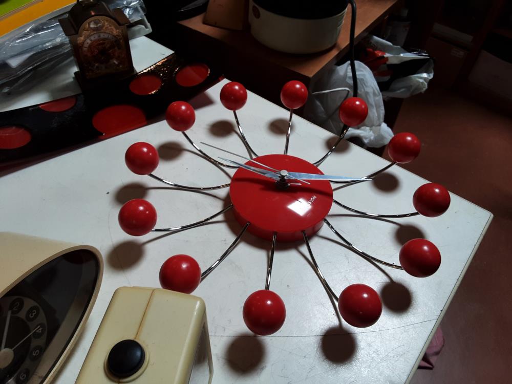 HORLOGE SPIDER ROUGE KARLSSON 
