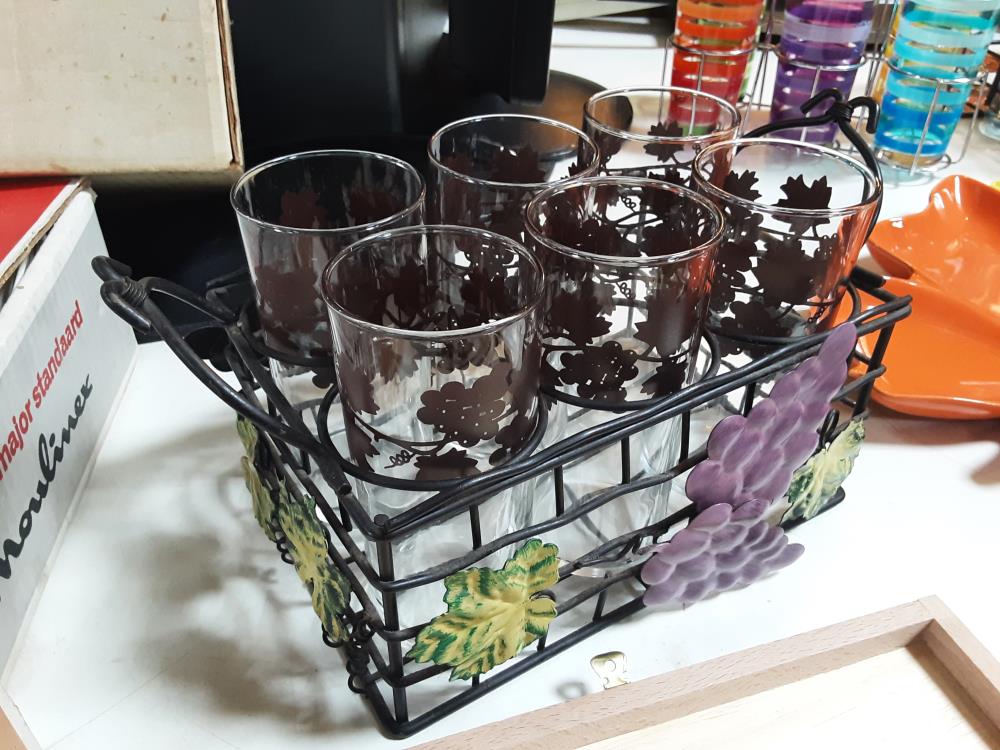 LOTDE 6 VERRES RAISINS