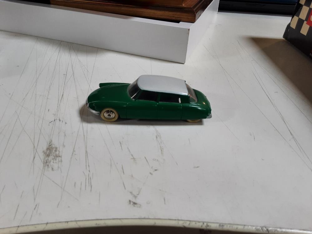 CITROEN DS DINKY ATLAS