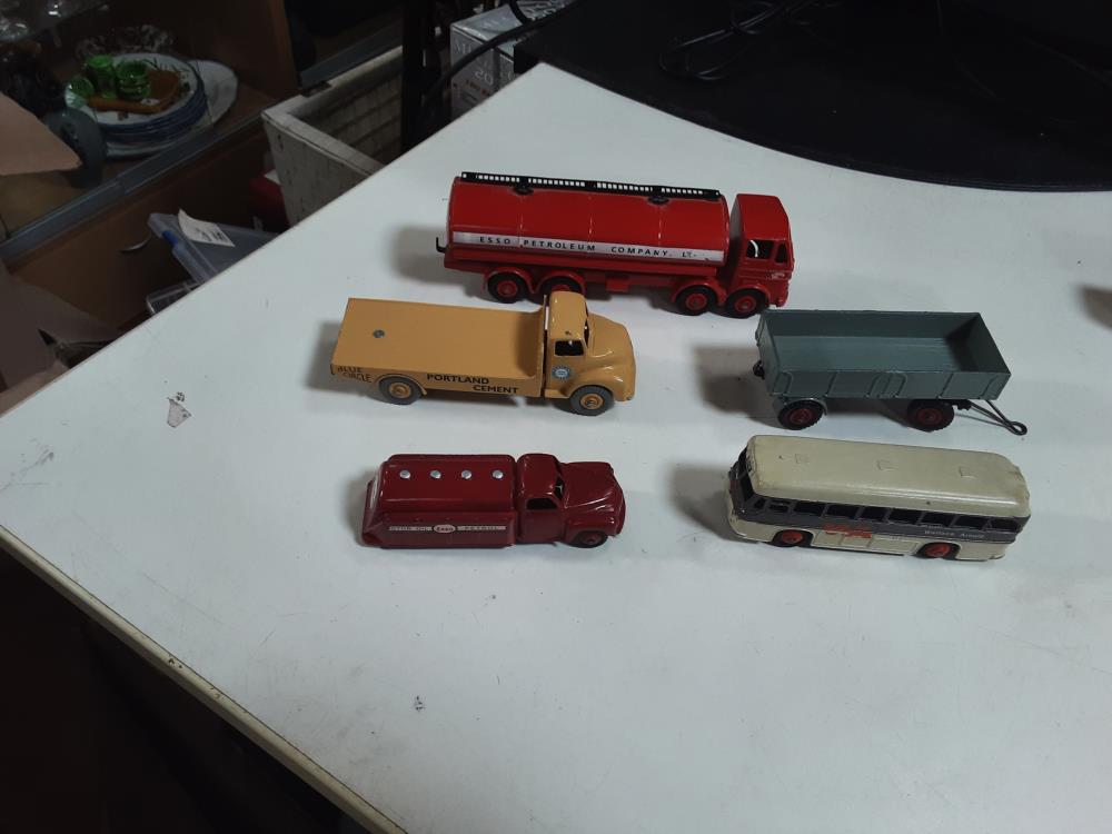 VEHICULE DINKY ANGLAIS RESTAURÉ