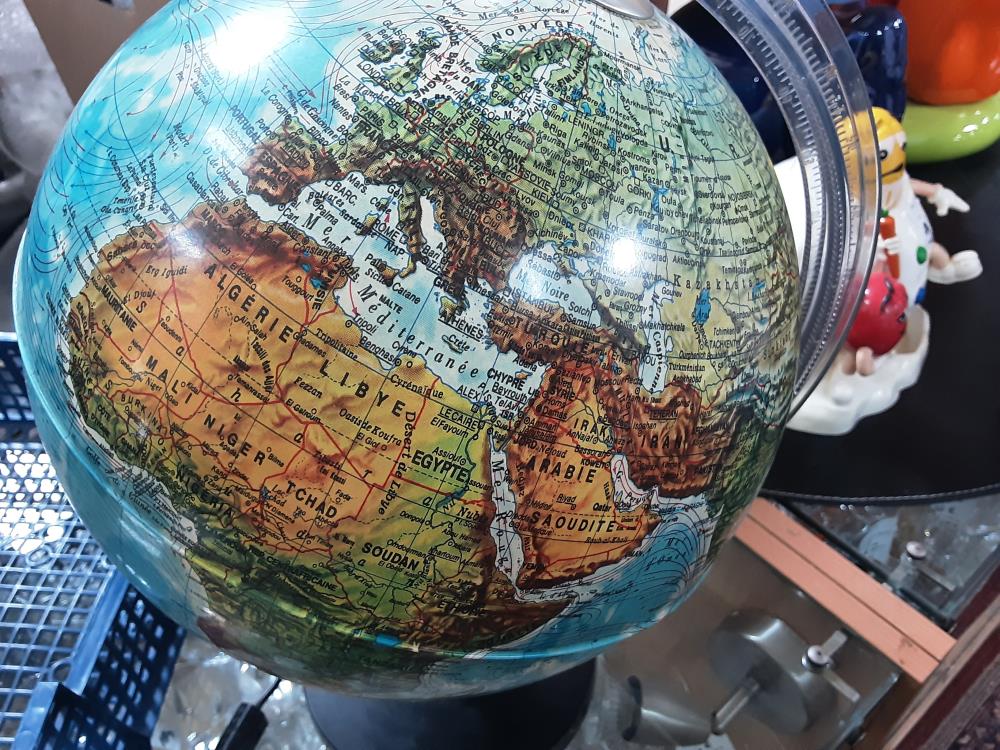 GLOBE TERRESTRE ANCIEN 