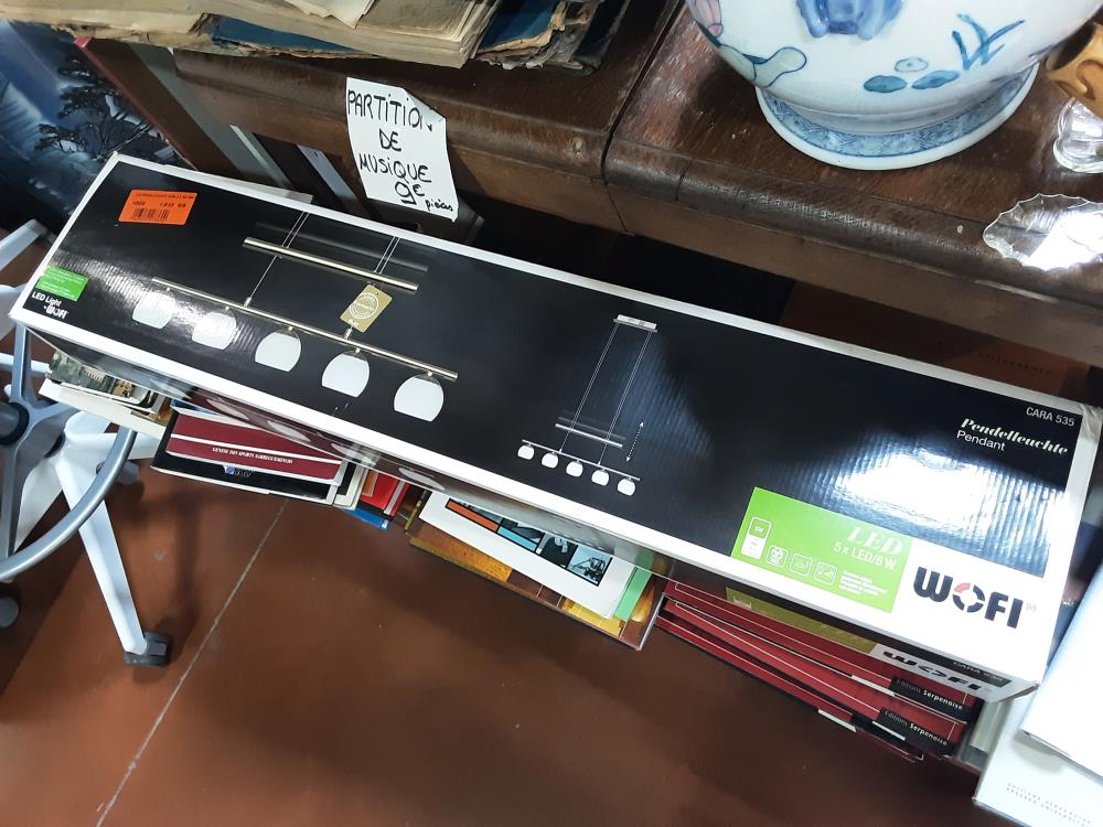 LAMPE MODERNE REGLABLE 