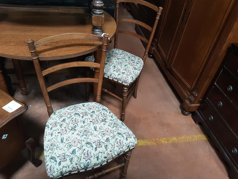 CHAISE BOIS ASSISE FLEURIE