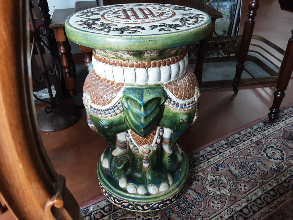REPOSE PLANTE ELEPHANTS VERT