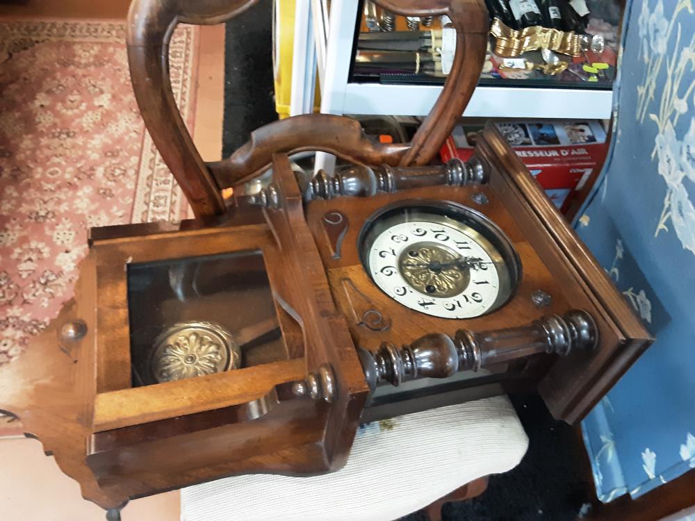 HORLOGE BOIS + PENDULE + CLEF