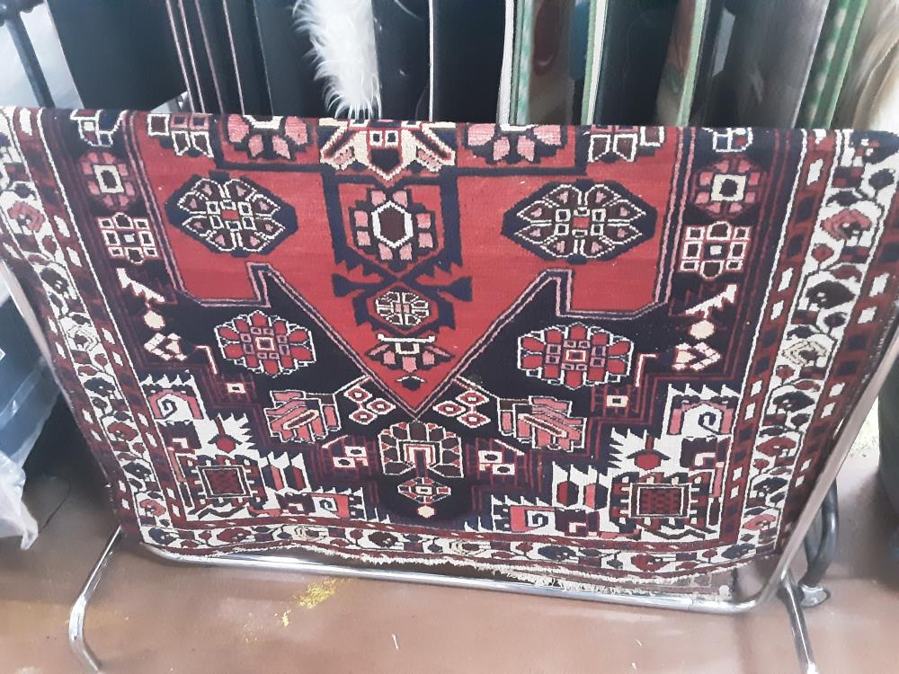 TAPIS ROUGE BLEU