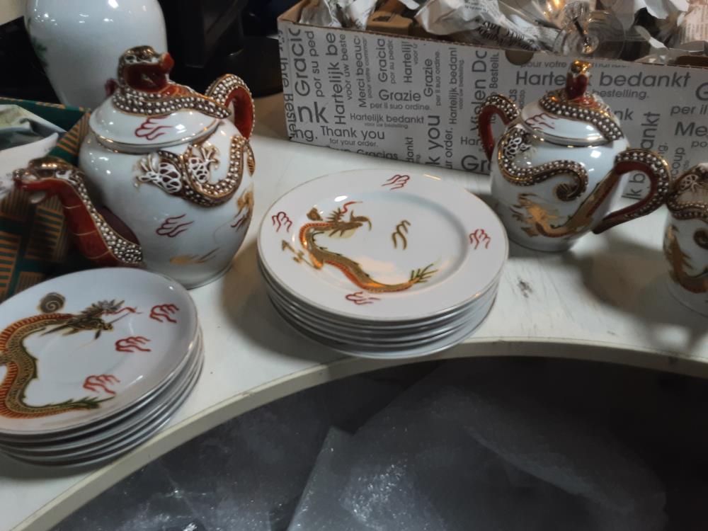 SERVICE DE TABLE DRAGON