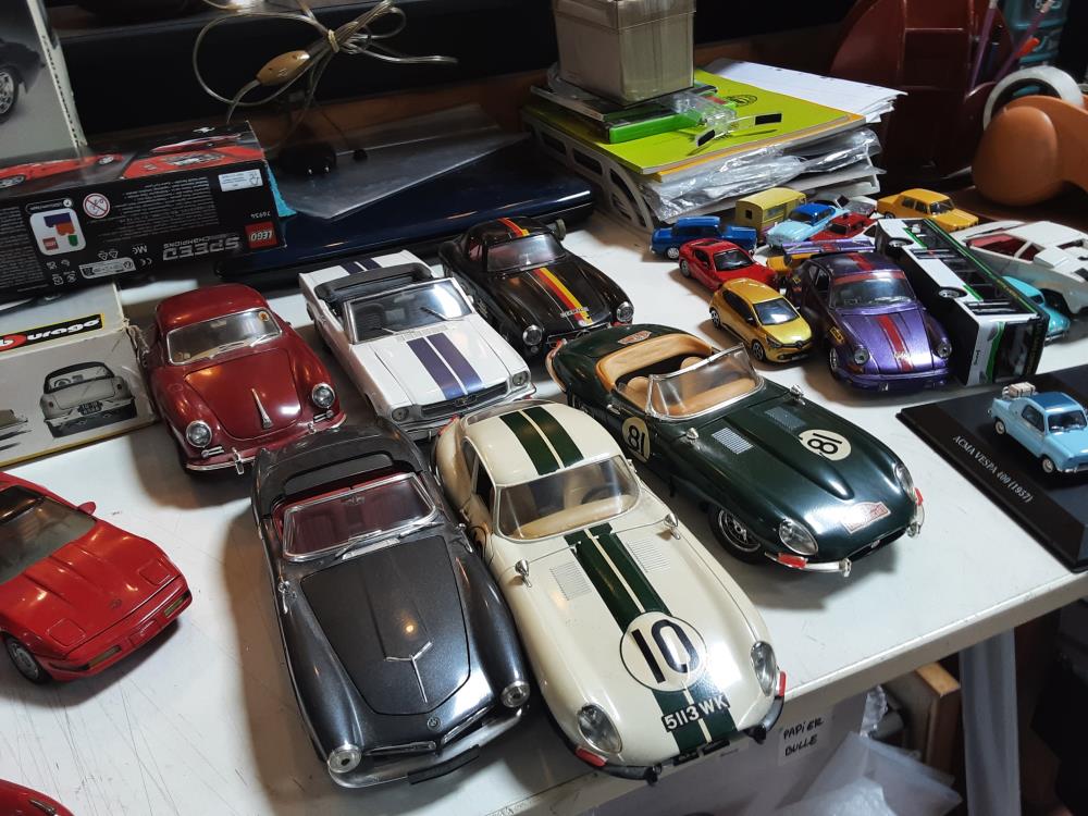 VOITURE
