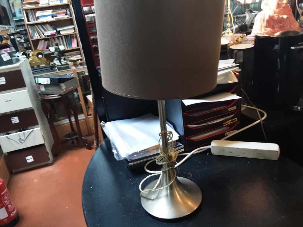 LAMPE MÉTALLIQUE 