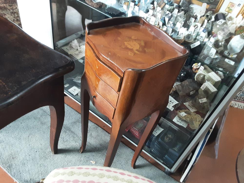 CHEVET MARQUETÉ 3T DANS L’ETAT