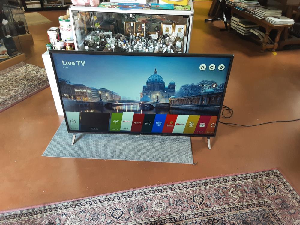 TELEVISION LG  55JU630V + TEL