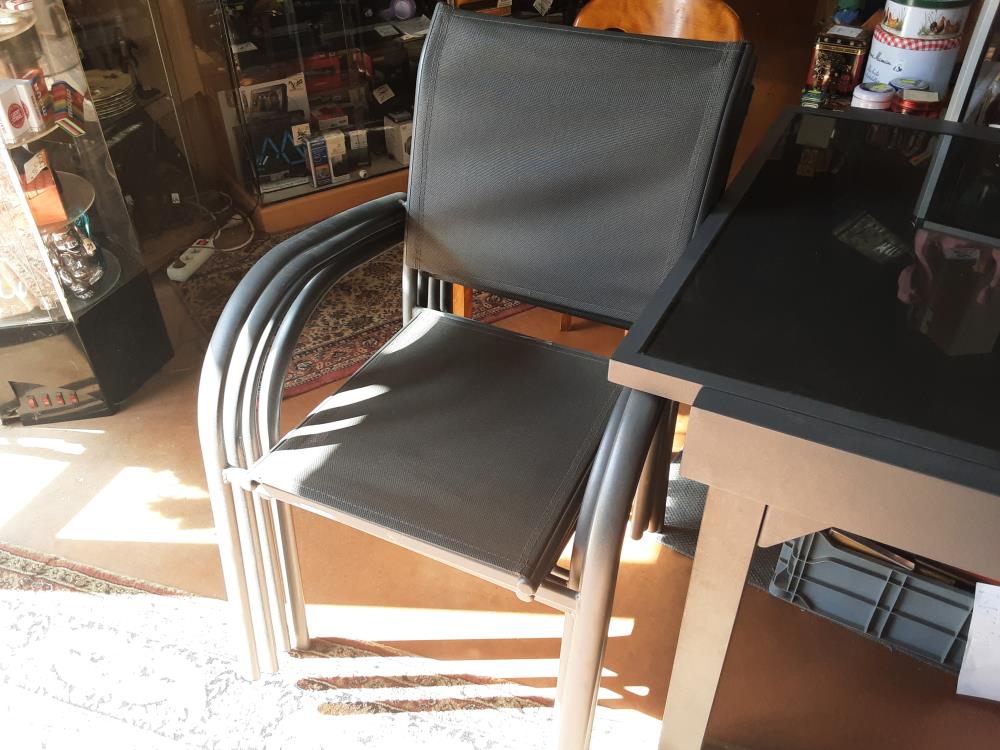 LOT DE 4 FAUTEUILS GRIS DE JARDIN