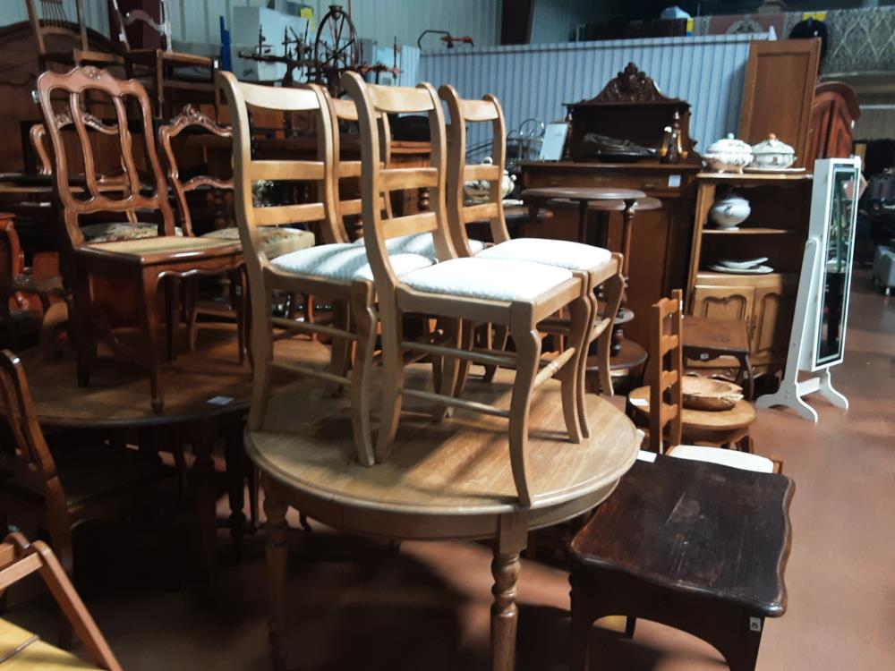 TABLE RONDE BOIS CLAIR