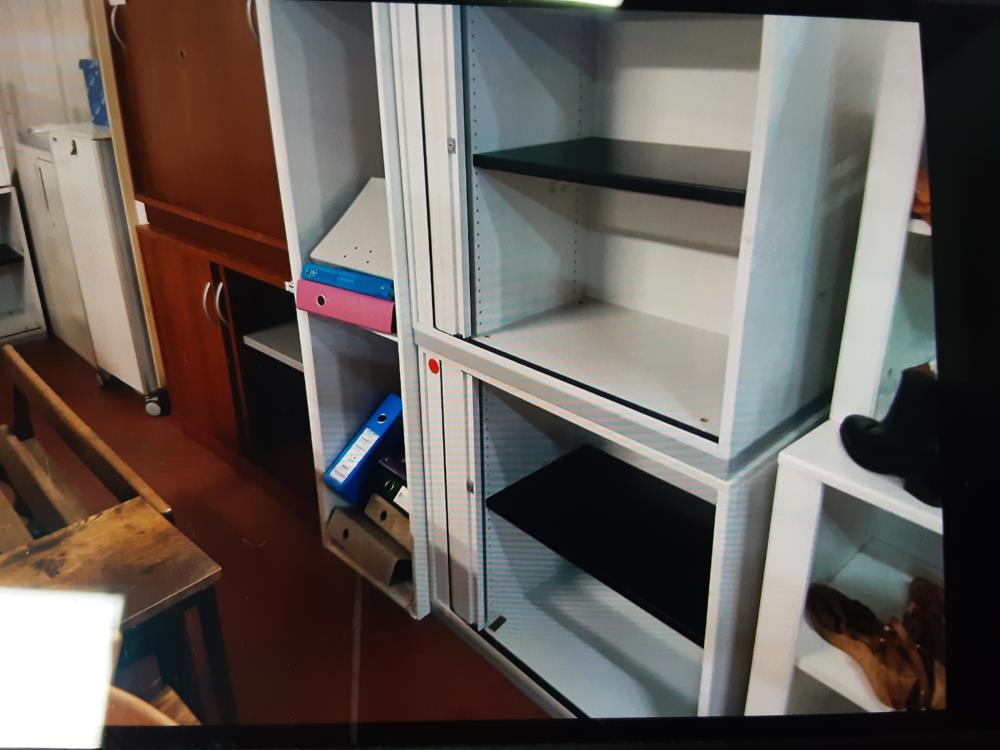 1/2 ARMOIRE DE BUREAU BASSE