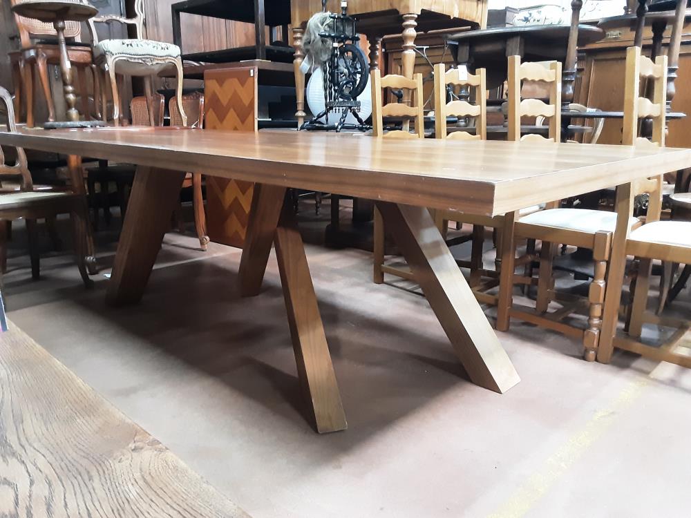 TABLE RECTANGULAIRE PIEDS CROISÉS GM