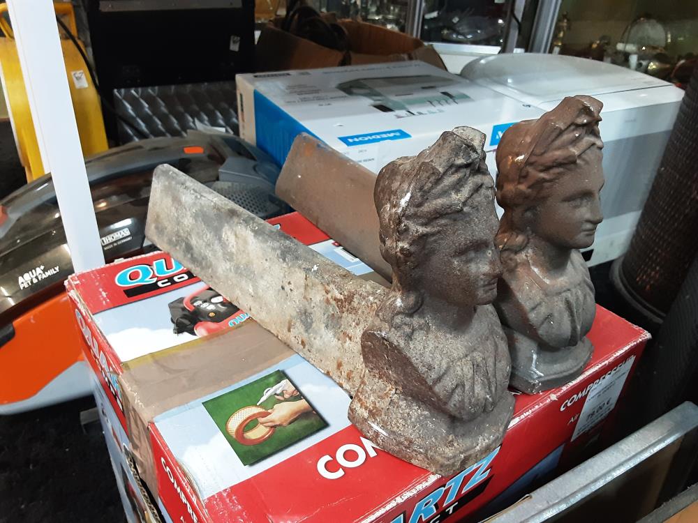 PAIRE DE CHENETS 