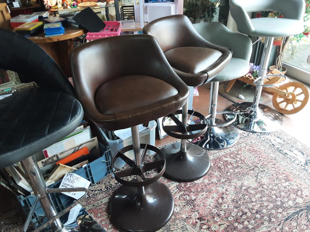 TABOURET BRUN SKAI