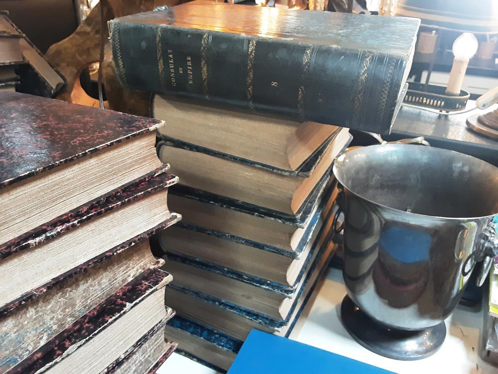 LIVRE CONSULAT ET EMPIRE