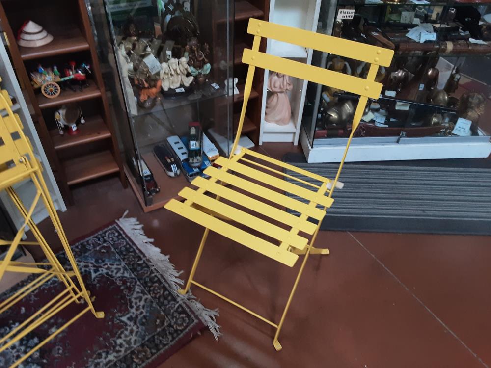 CHAISE PLIANTE JAUNE