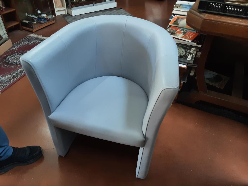 FAUTEUIL ROND CUIR GRIS CLAIR