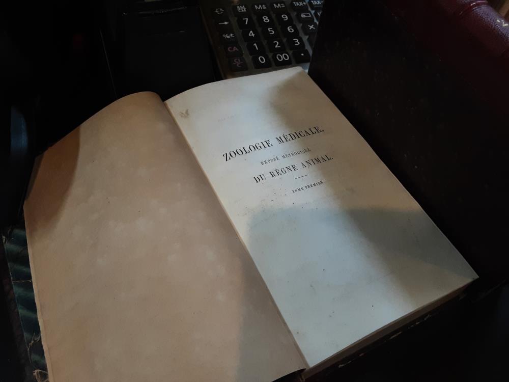LOT DE 2 TOMES ZOOLOGIE MEDICAL 1859