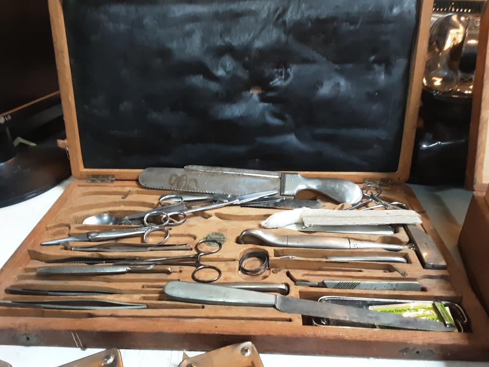 ANCIEN COFFRET DE CHIRURGIE GUYOT