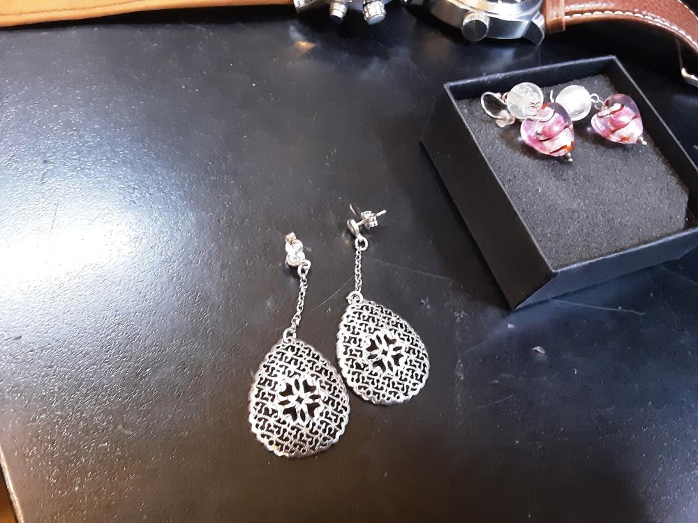 PAIRES DE BOUCLES D’OREILLES