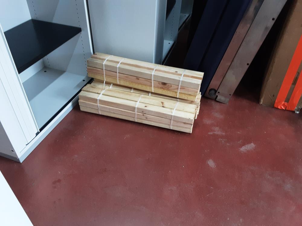 LOT DE PLANCHES