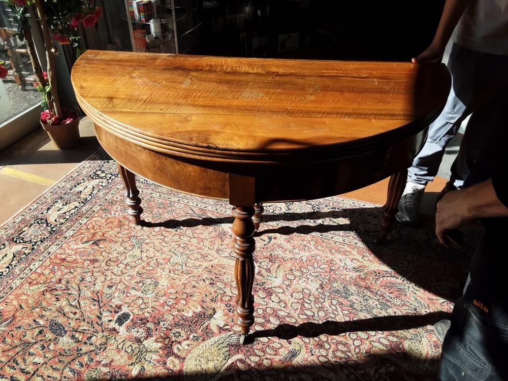 TABLE DEMIE LUNE NOYER 
