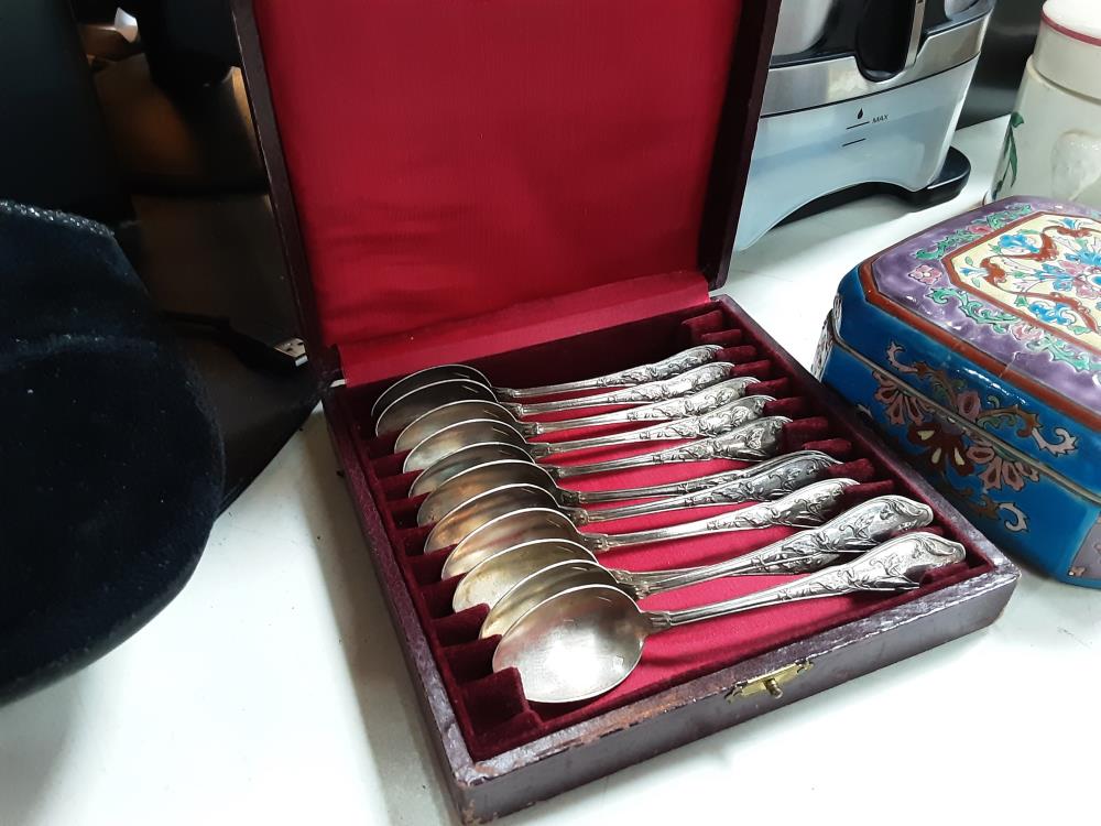 LOT DE 12 CUILLIERES METAL ARGENTÉ