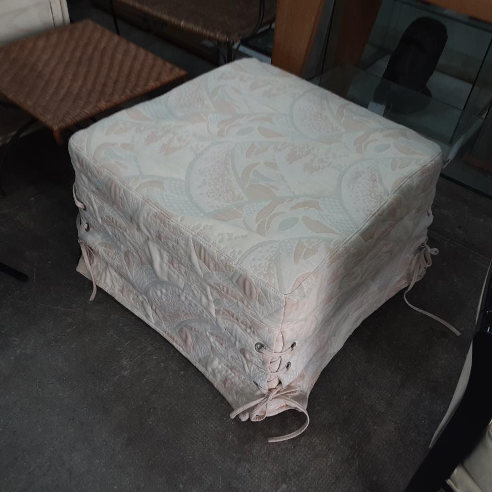 POUF TISSU 