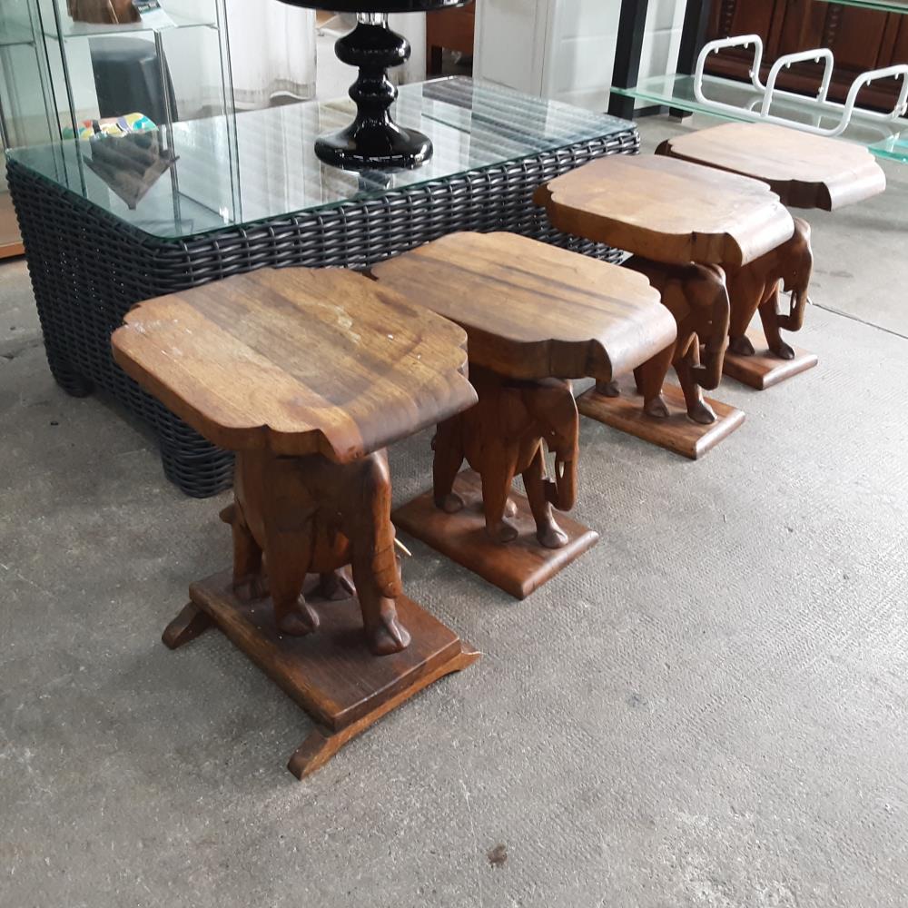 BOUT DE CANAPE PIED ÉLÉPHANT 