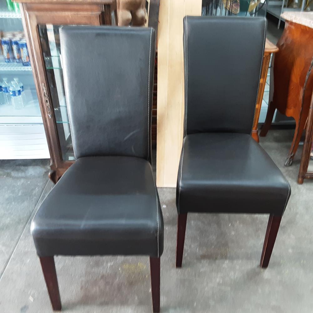 CHAISE MARRON 