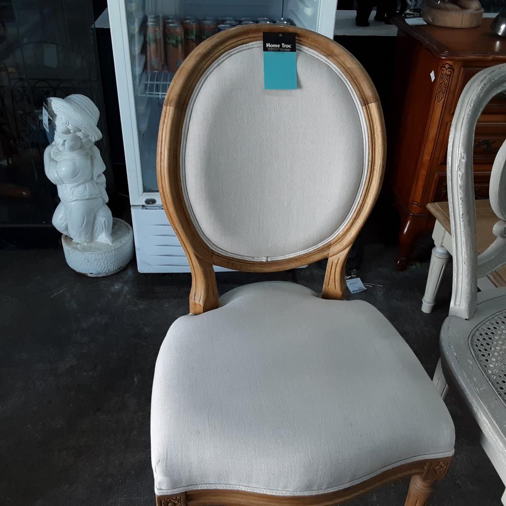 CHAISE MEDAILLON 