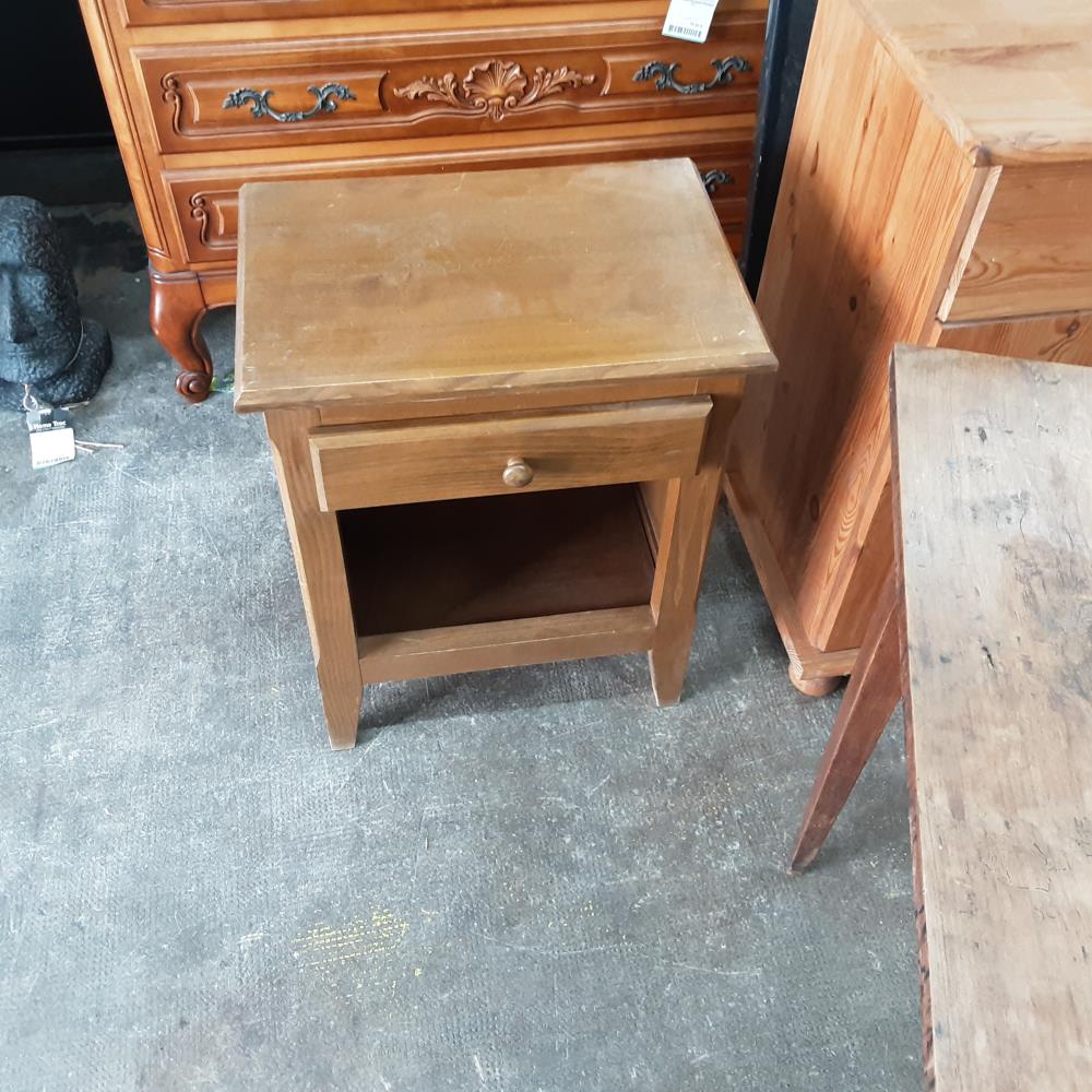 TABLE DE CHEVET 1T