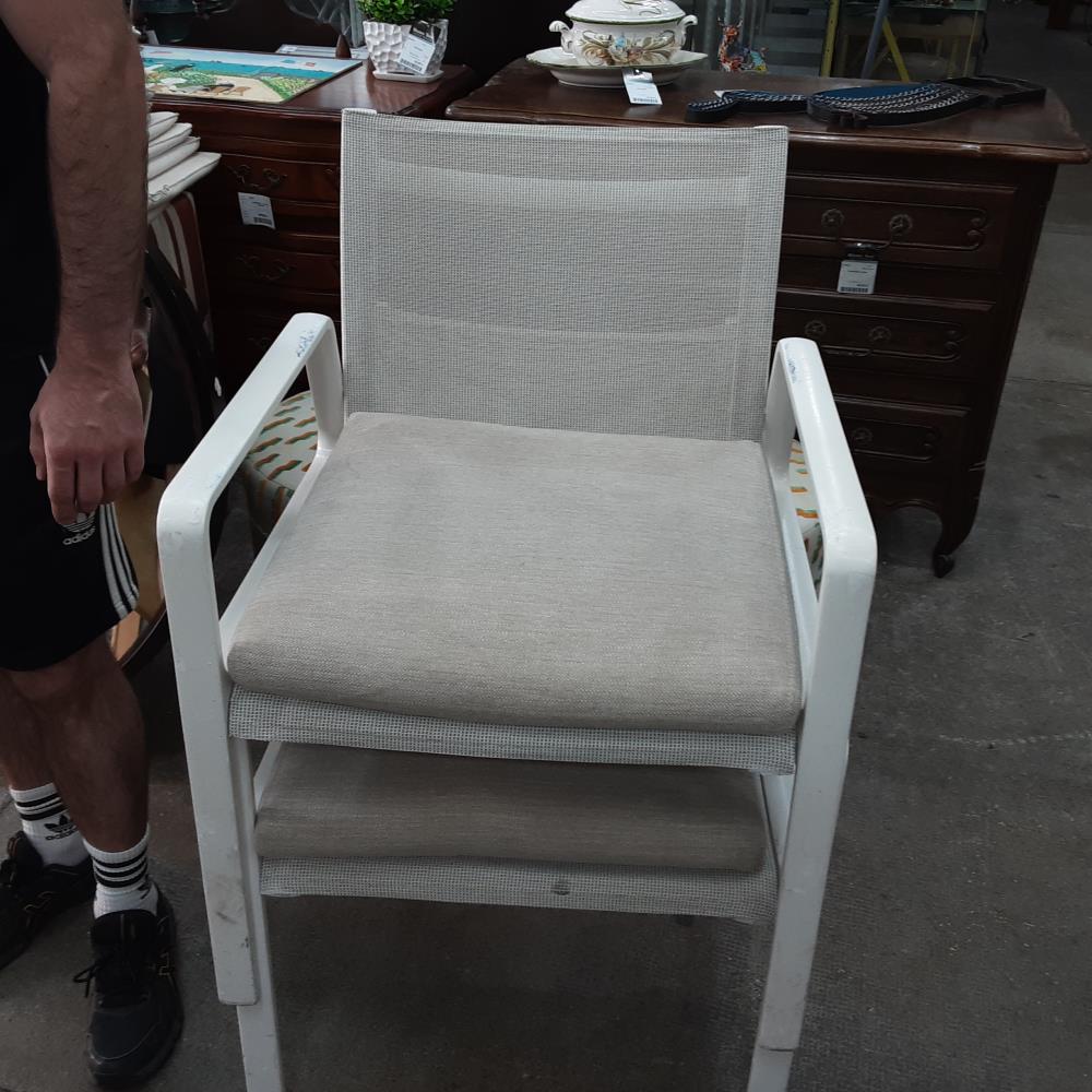 FAUTEUIL GRIS 
