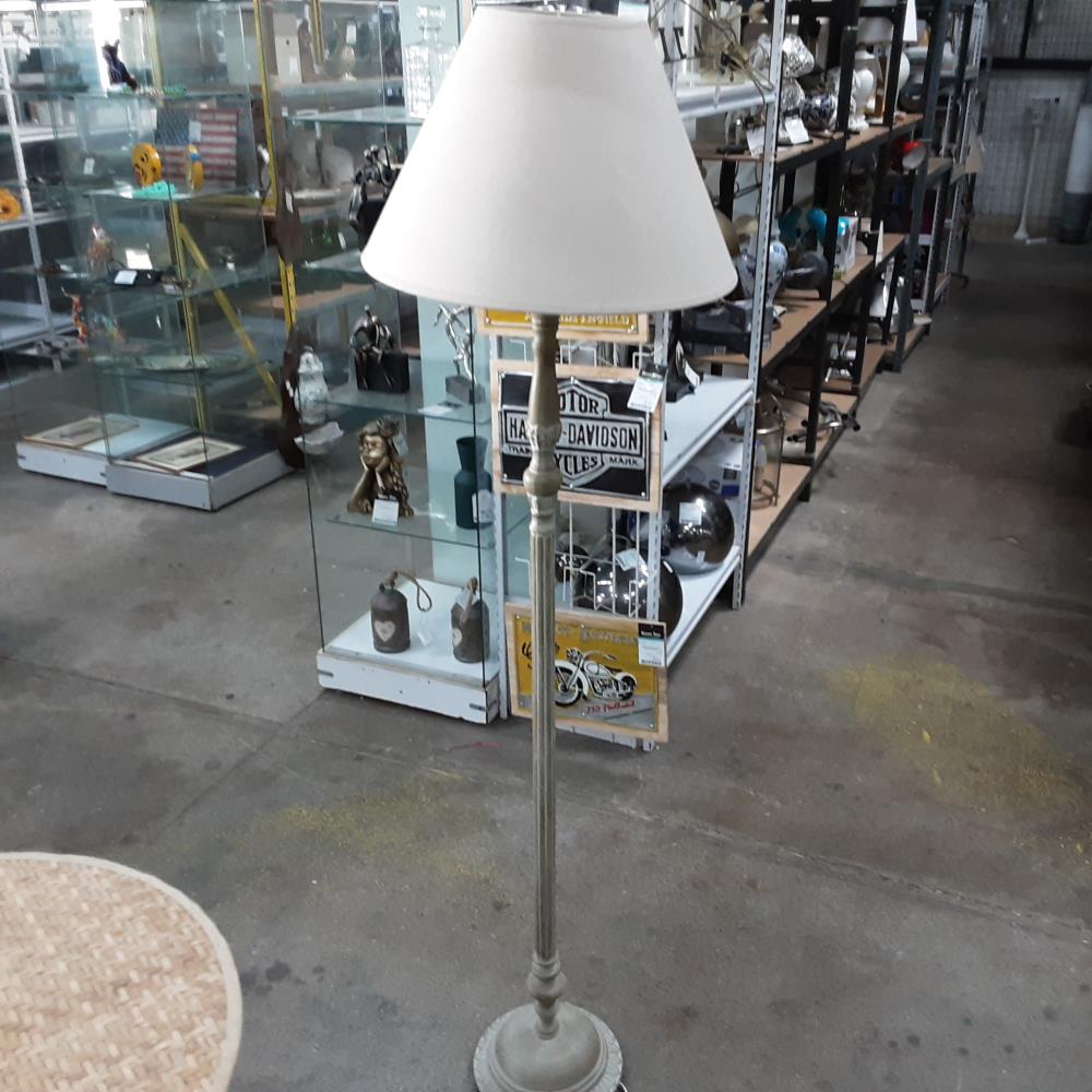 LAMPADAIRE 