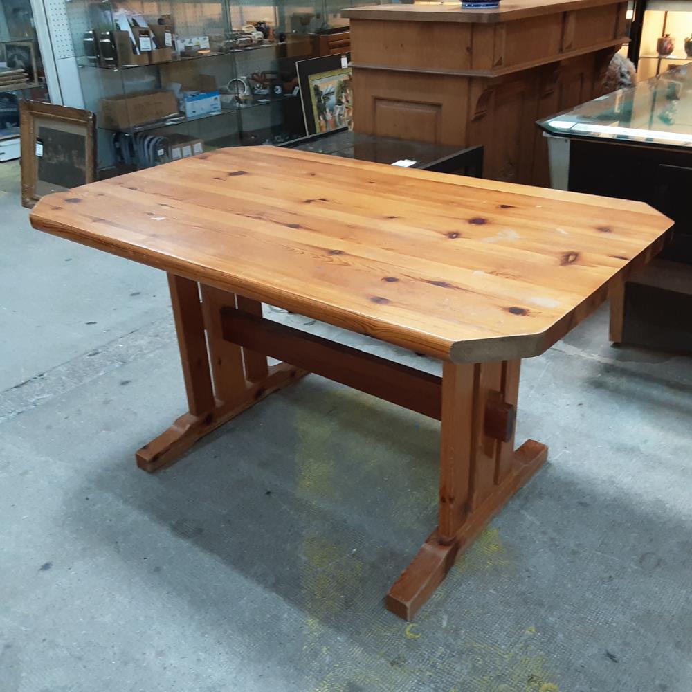 TABLE ST PIN 