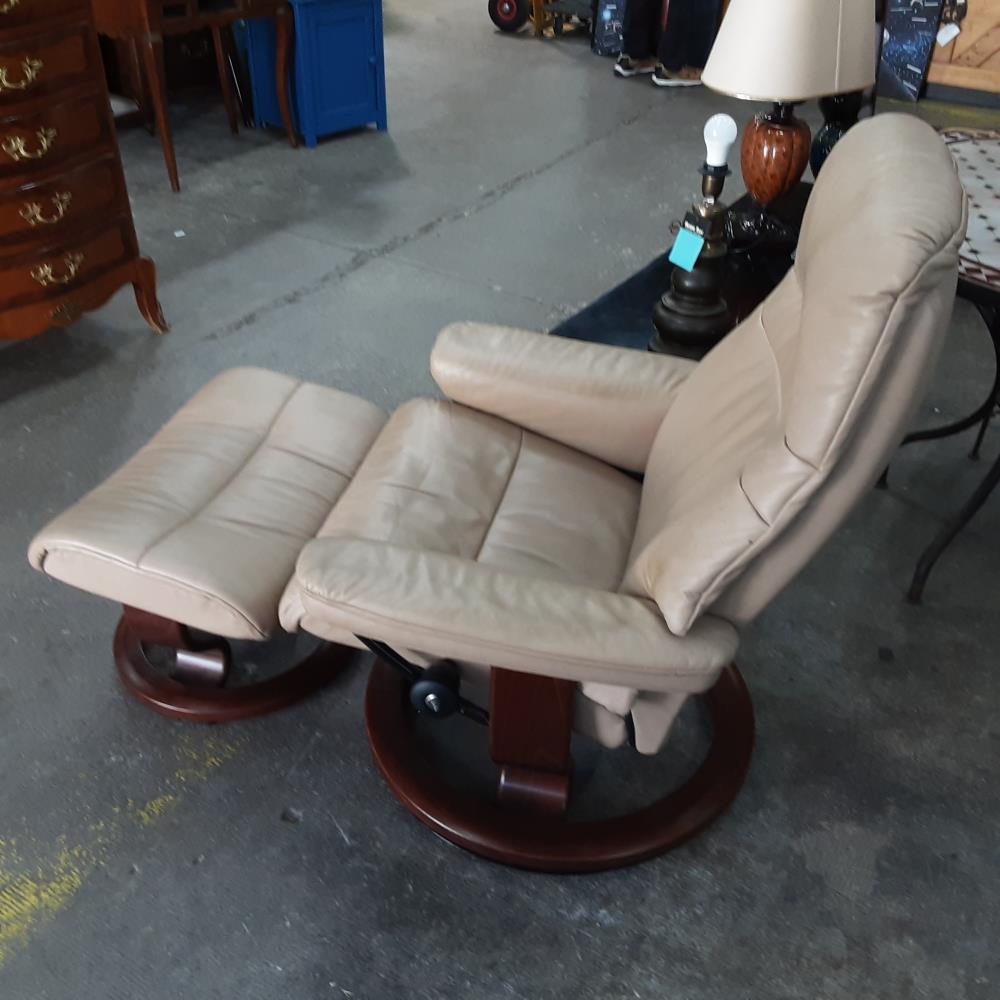 FAUTEUIL RELAX AVEC REPOSE PIED 